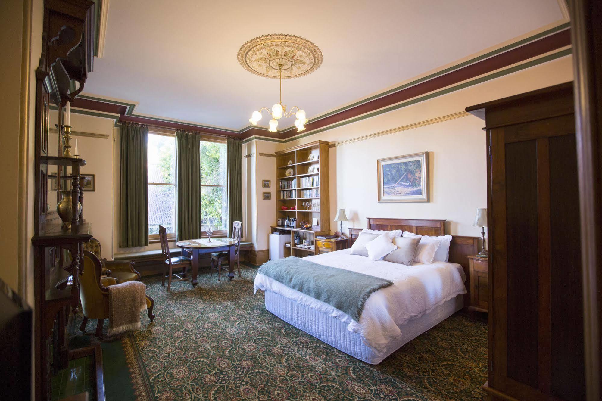 Turret House Bed & Breakfast Лонсестън Екстериор снимка